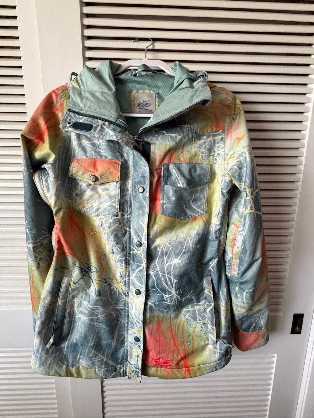 Nike Hooded Ski Jacket in Gray, Coral & Pale Yellow